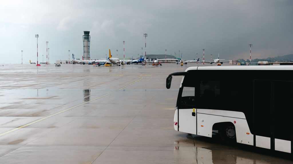 New Ember Bus Route Connects Glasgow with Edinburgh Airport at a Lower Fare